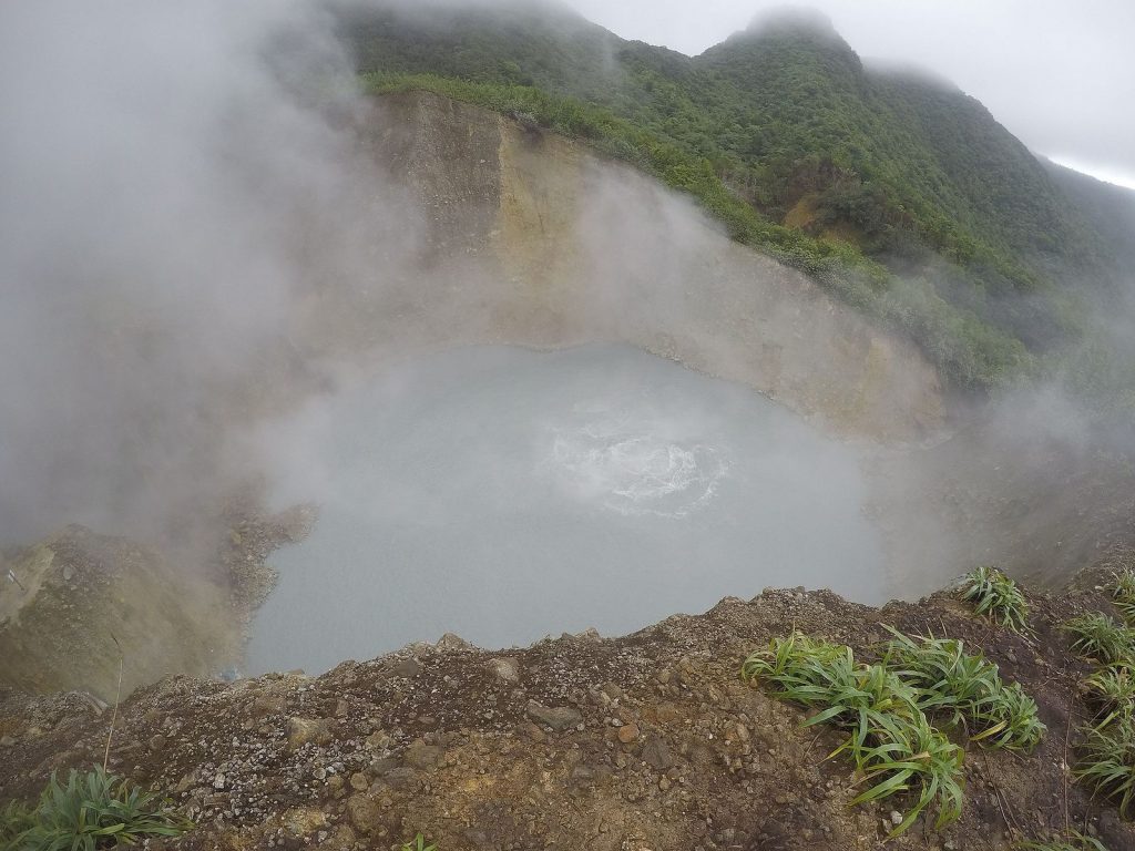 Lago hirviente en Dominica