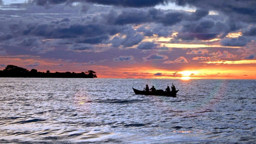 Pescadores en el lago Victoria