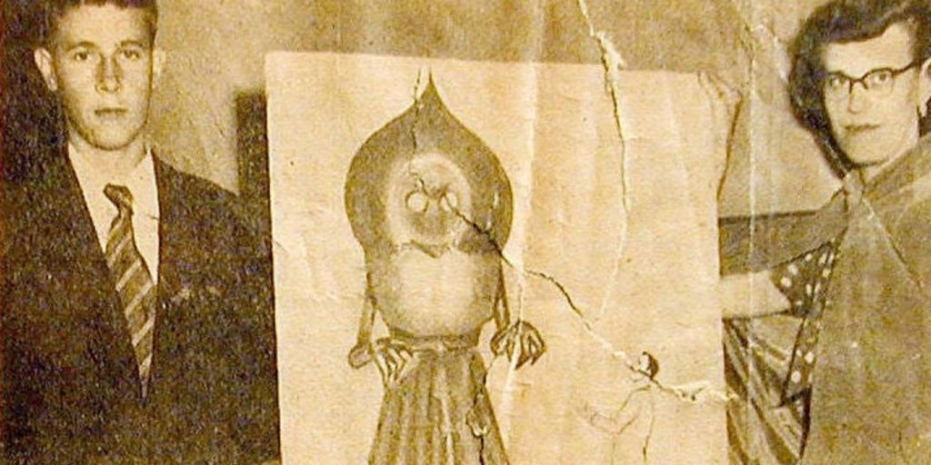 Gene Lemon y Kathleen May, residentes de Flatwoods, afirmaron haber visto al monstruo y proporcionaron descripciones para el famoso dibujo.